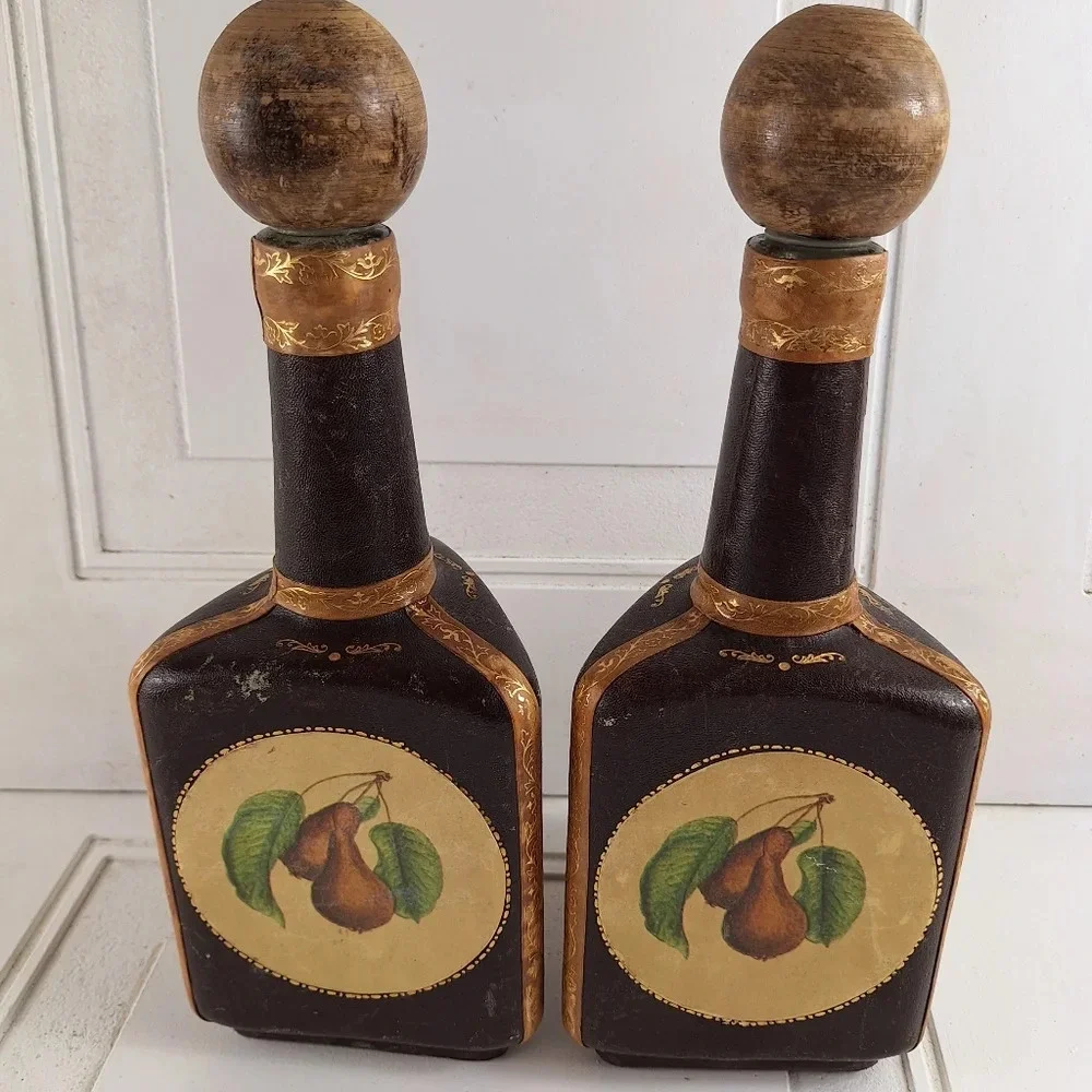 Vintage leather-wrapped glass decanters Rustic - Picture 5 of 10